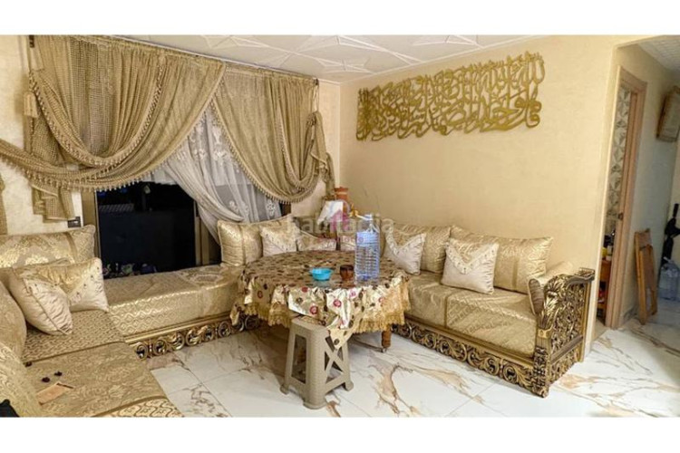 Piso  en venta tocando a passeig 22 juliol de 70m construidos de 3 habitaciones con ascensor y salida a balcón. en Terrassa