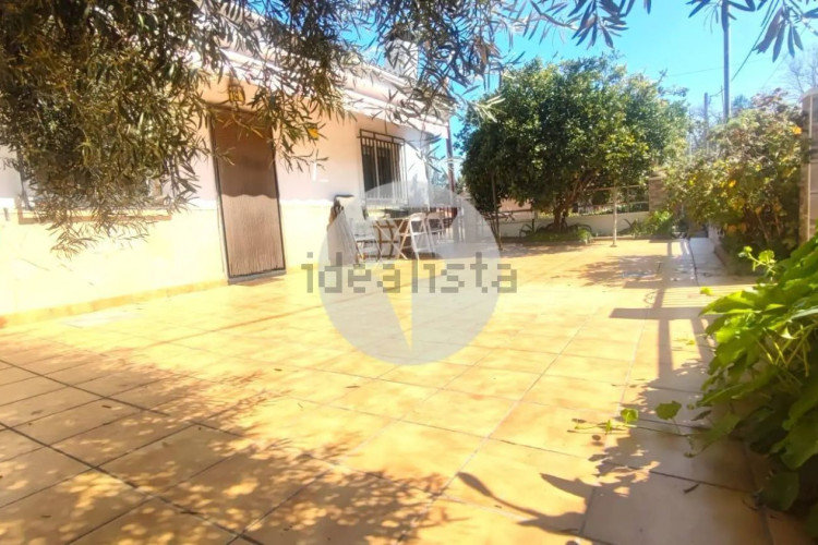 Casa independiente en calle del Camerun