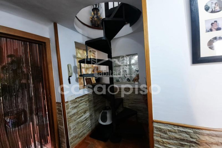 Casa adosada chalet independiente en Les Martines en Terrassa