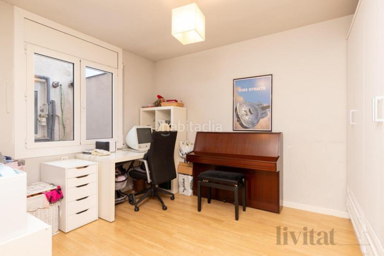 Piso pis al centre amb dues places daparcament i traster en Terrassa