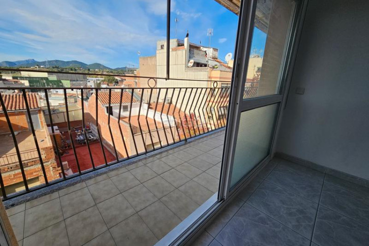 Piso amplio piso muy soleado en La Maurina Terrassa