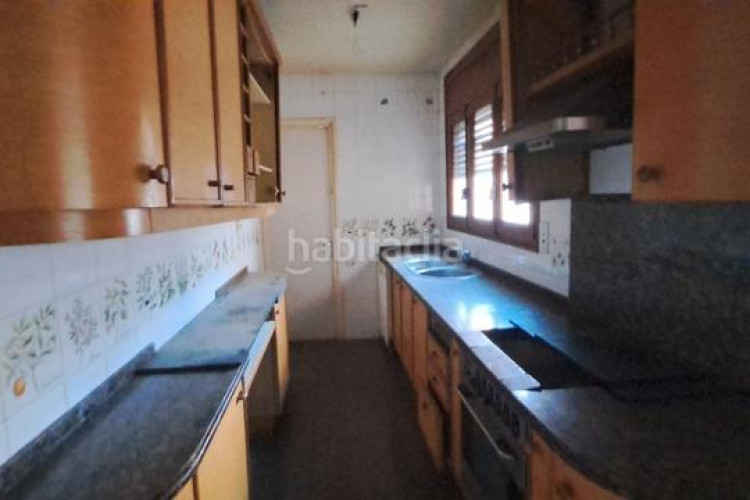 Casa  a reformar en zona les escoles en Plaça Catalunya - Escola Industrial Terrassa
