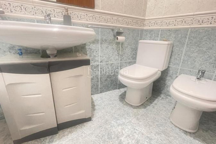 Piso zona de sant pere. piso de 3habs. + 2lav. + balcón + trastero + piscina comunitaria en Terrassa