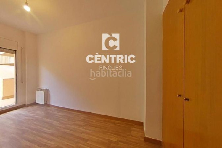 Piso oportunidad inversión. piso grande con 4 habitaciones perfecto para familias numerosas! en Terrassa