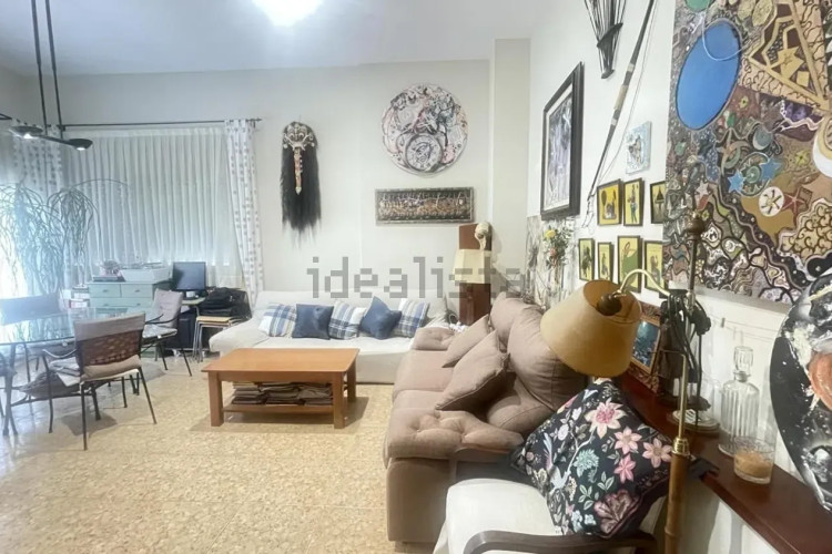 Piso en plaza del Mestre Serrat