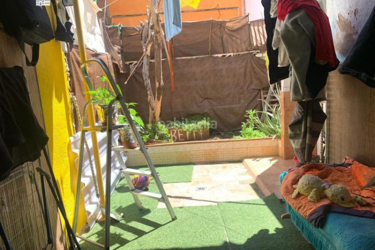 Piso sotano que tiene 3 apartamentos para reformar en zona de Can Palet!!! en Terrassa