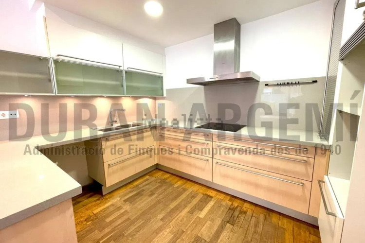 Piso en camino Fondo