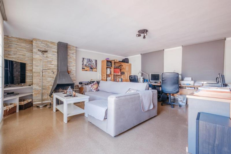 Casa adosada ?? exclusiva vivienda en perfecto estado en calle antoni torrella, can 'aurell en Terrassa
