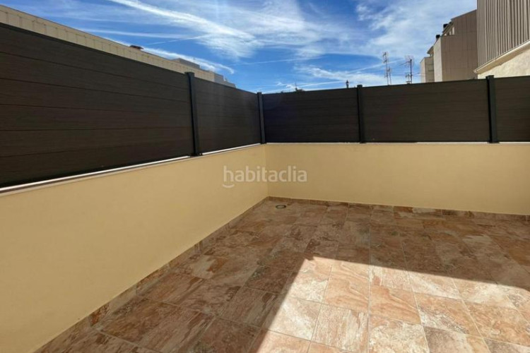 Dúplex  nuevo con terraza y buhardilla en ca naurell en Terrassa