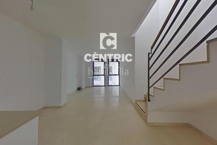 Dúplex piso reformado con 3 habitaciones y alquiler activo inversión con recorrido! en Terrassa