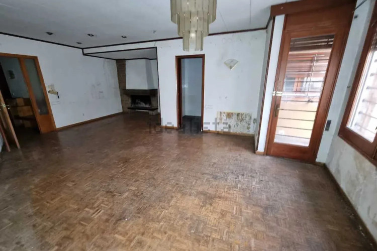 Chalet pareado en carretera de Castellar