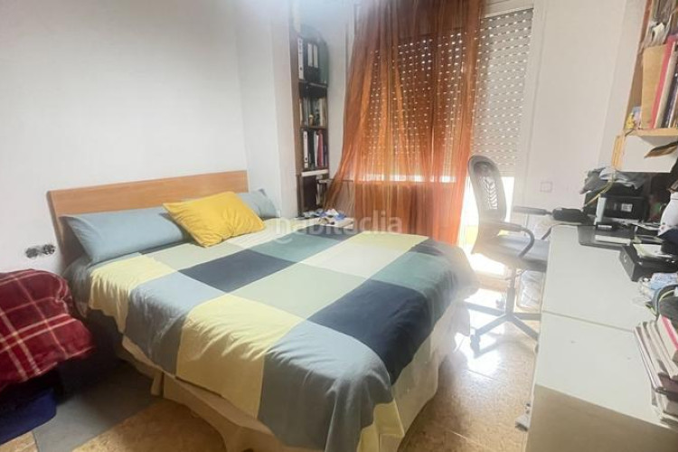 Piso pis amb , pàrquing, traster i piscina comunitària en Terrassa