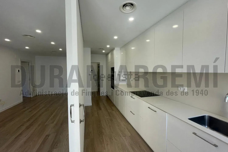 Piso en calle Transversal, 181