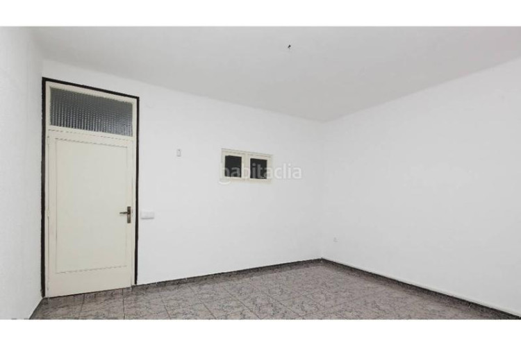 Casa Roc Blanc casa okupada en Roc Blanc Terrassa