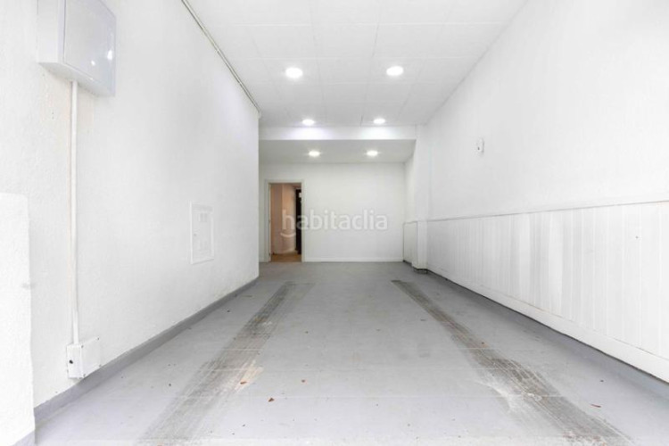 Dúplex vivienda tipo dúplex de 2habs. + garaje + patio. zona Segle XX en Terrassa
