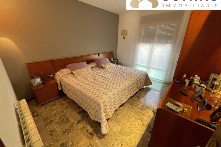 Les Arenes - La Gru00EDpia  Can Montllor