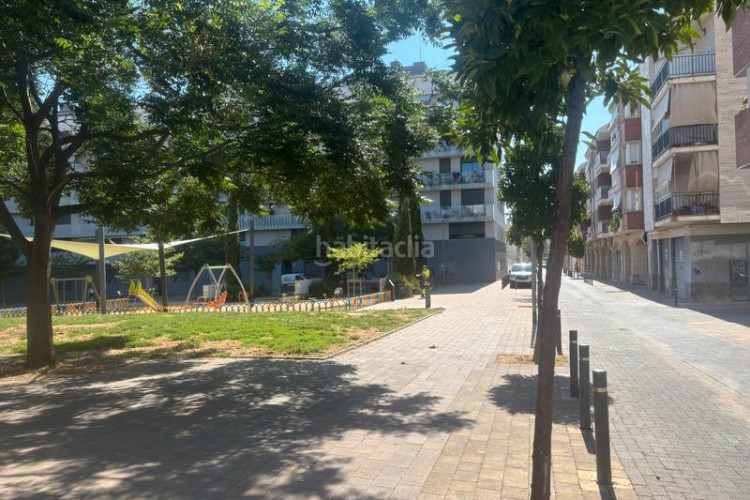 Dúplex impecable duplex en el corazón de pere parres a dos minutos del centro con parquing incluido en Terrassa