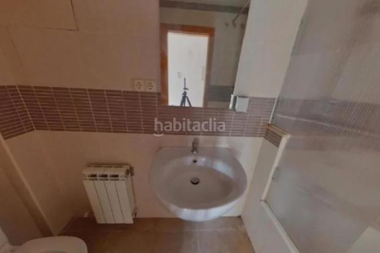 Piso (barcelona). "okupado" (no se puede visitar ni hipotecar). en Terrassa
