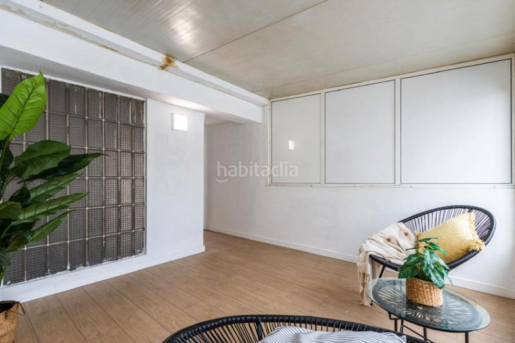 Dúplex vivienda tipo dúplex de 4 habs. con terraza. zona Segle XX. en Terrassa