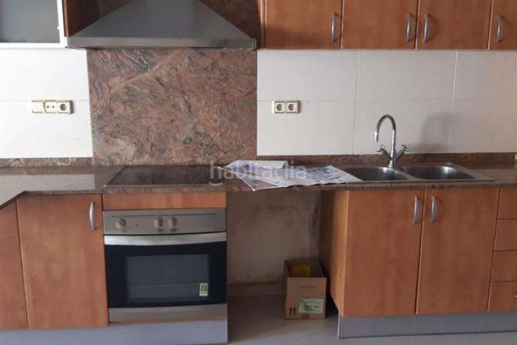 Piso  okupado zona poble nou en Zona Esportiva Terrassa