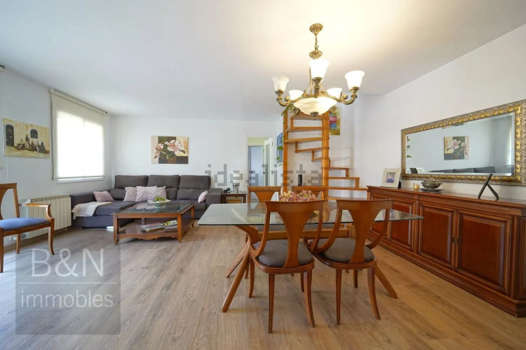 Dúplex en Barrio Zona Esportiva