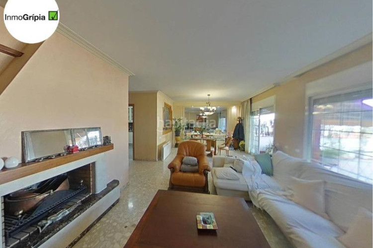 Casa  en venta en les arenescan montllorla grípia08227 en Terrassa