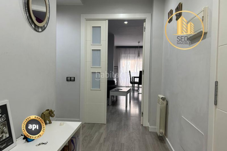 Piso amplio piso familiar con suite, balcones y parking en zona residencial tranquila en Terrassa