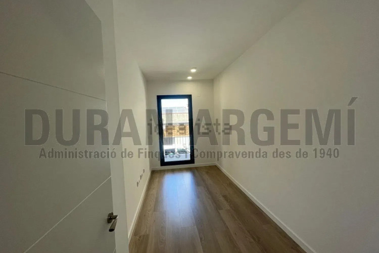 Piso en calle Transversal, 181
