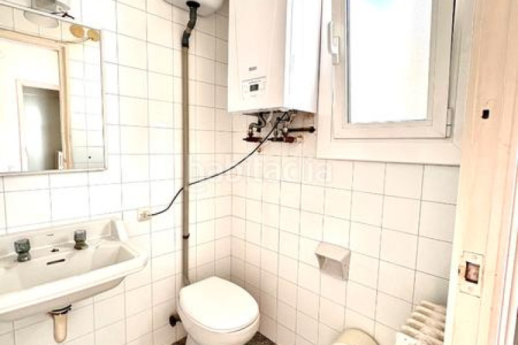 Piso  señorial único en pleno centro – 6 habitaciones, 3 baños, terraza de 200 m², parking incluido en Terrassa