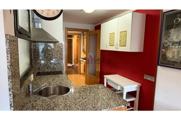 Piso en calle de la Poetessa Caparà