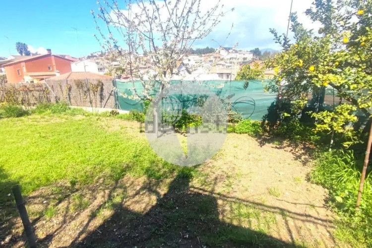 Casa independiente en calle del Camerun