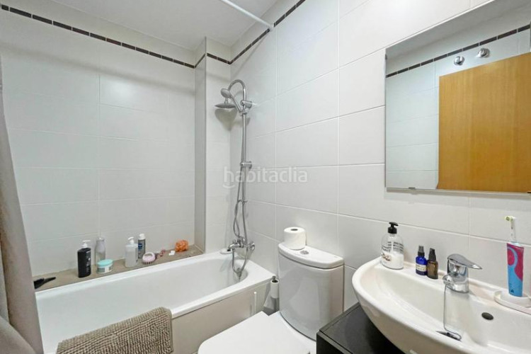 Piso  en venta en las arenasla grípia con plaza de párking y zona comunitaria en Terrassa