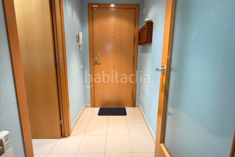 Piso planta baja con terraza - parking incluido en Terrassa