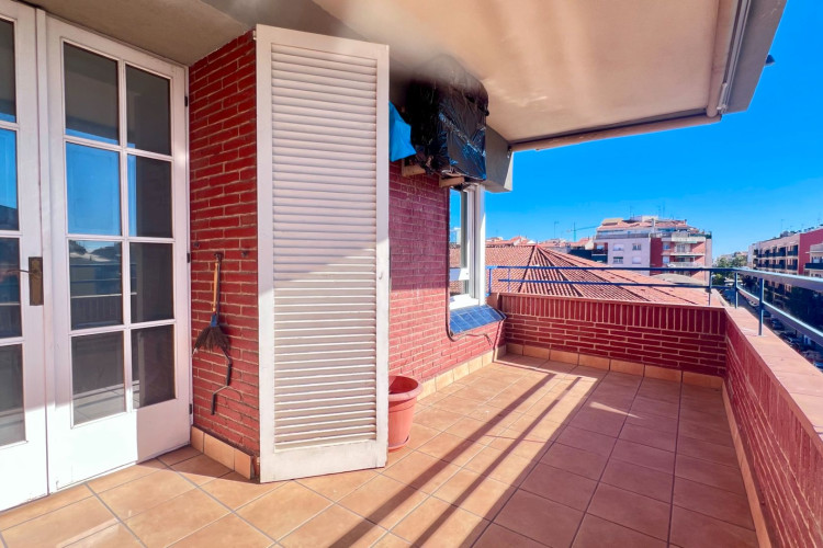 Carrer de Prat de la Riba, Vallparadu00EDs - Antic Poble de Sant Pere