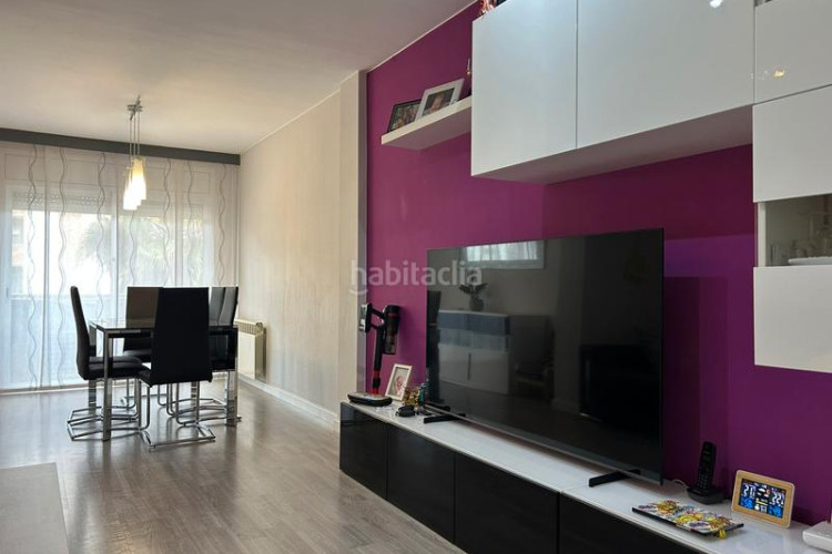 Piso 3 habitaciones, terraza, balcón y parking en Terrassa