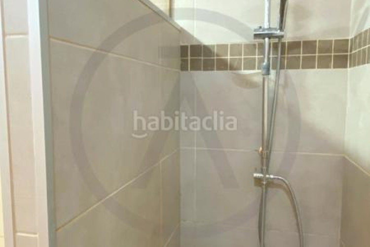 Piso muy amplio y reformado! en San Pere Terrassa