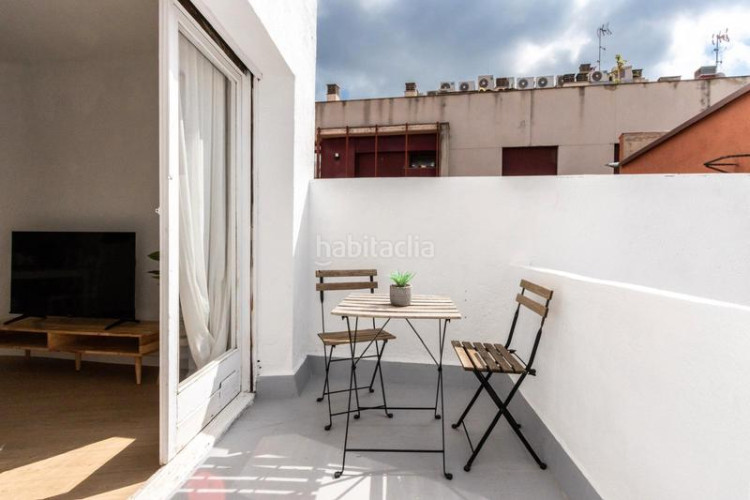 Dúplex vivienda tipo dúplex de 2habs. + garaje + patio. zona Segle XX en Terrassa