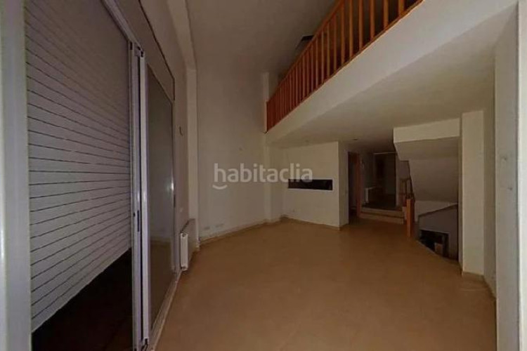 Piso errassa (barcelona). "okupado" (no se puede visitar ni hipotecar). en Terrassa