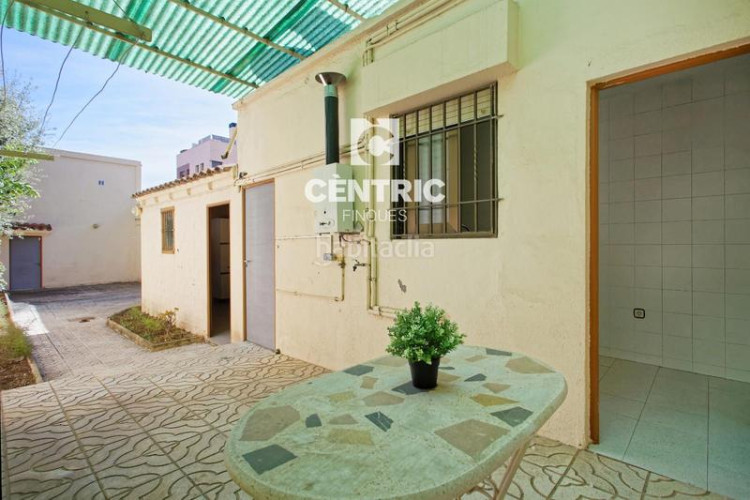 Casa  esquinera con encanto en sant pere . en Terrassa