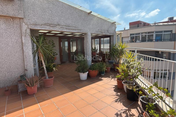 Ático espectacular y auténtico ático en una sola planta con una gran terraza con vistas despejadas en el centro!!! en Terrassa