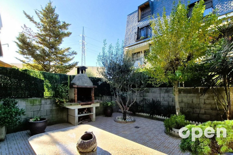 de Rocafort, Les Arenes - La Gru00EDpia  Can Montllor