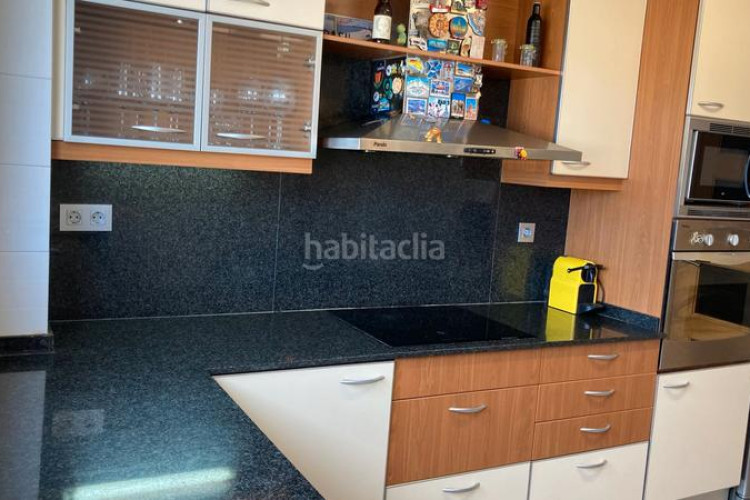 Dúplex en carrer de miquel vives 5 exclusivo duplex: salón-comedor, cocina, 4 habitaciones, 3 baños, terraza, pk y trastero en Terrassa
