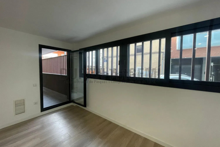 Piso en calle Transversal, 181