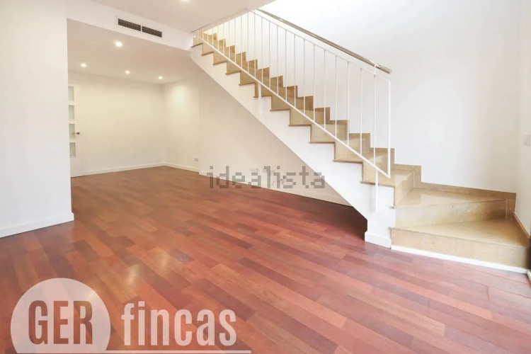 Dúplex en calle de Menéndez y Pelayo