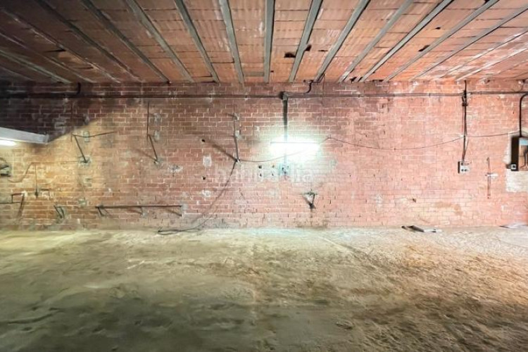 Casa local per a edificar casa unifamiliar. en Les Arenes - La Grípia - Can Montllor Terrassa