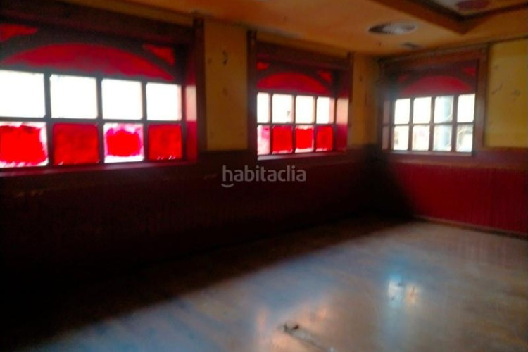 Piso local en Ca n'Aurell Terrassa