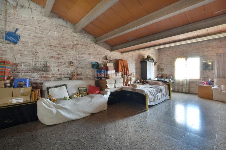 Casa adosada  para actualizar en La Maurina Terrassa