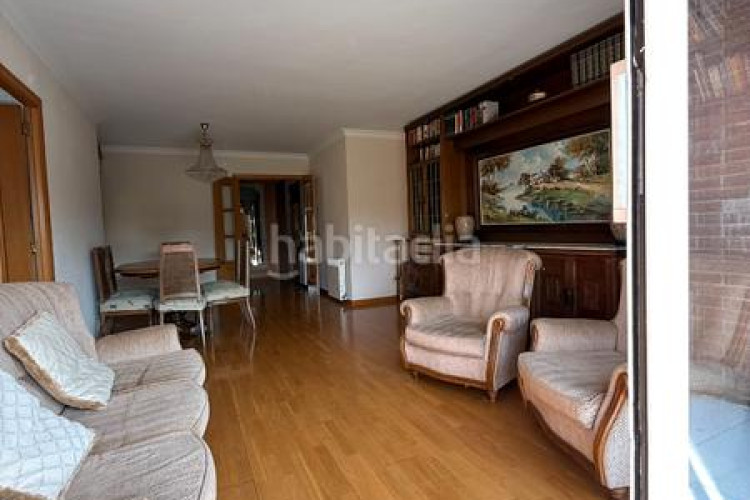 Dúplex ático dúplex, 4 habs.+ 3 wc, ascensor, parking y 2 terrazas. en Terrassa