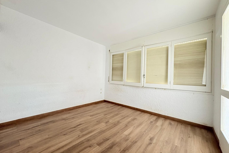 Vallparadu00EDs - Antic Poble de Sant Pere