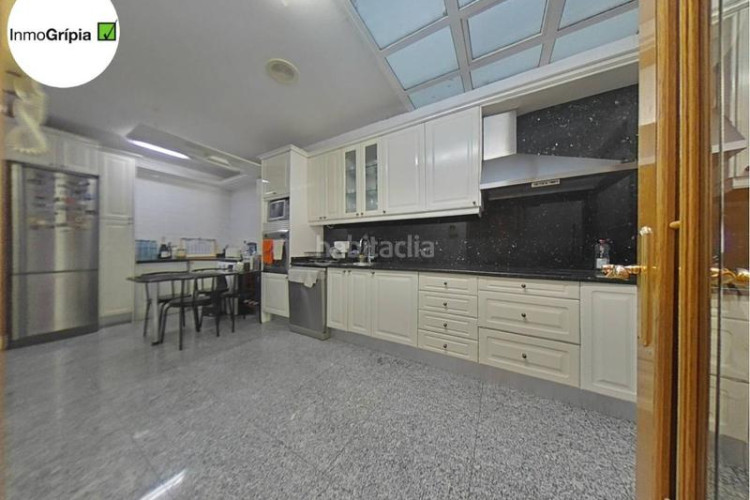 Casa  en venta en les arenescan montllorla grípia08227 en Terrassa